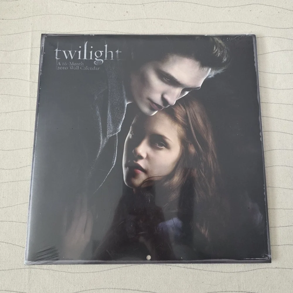 Twilight 2010 Collectable Wall Calendar - 16 Month - NEW